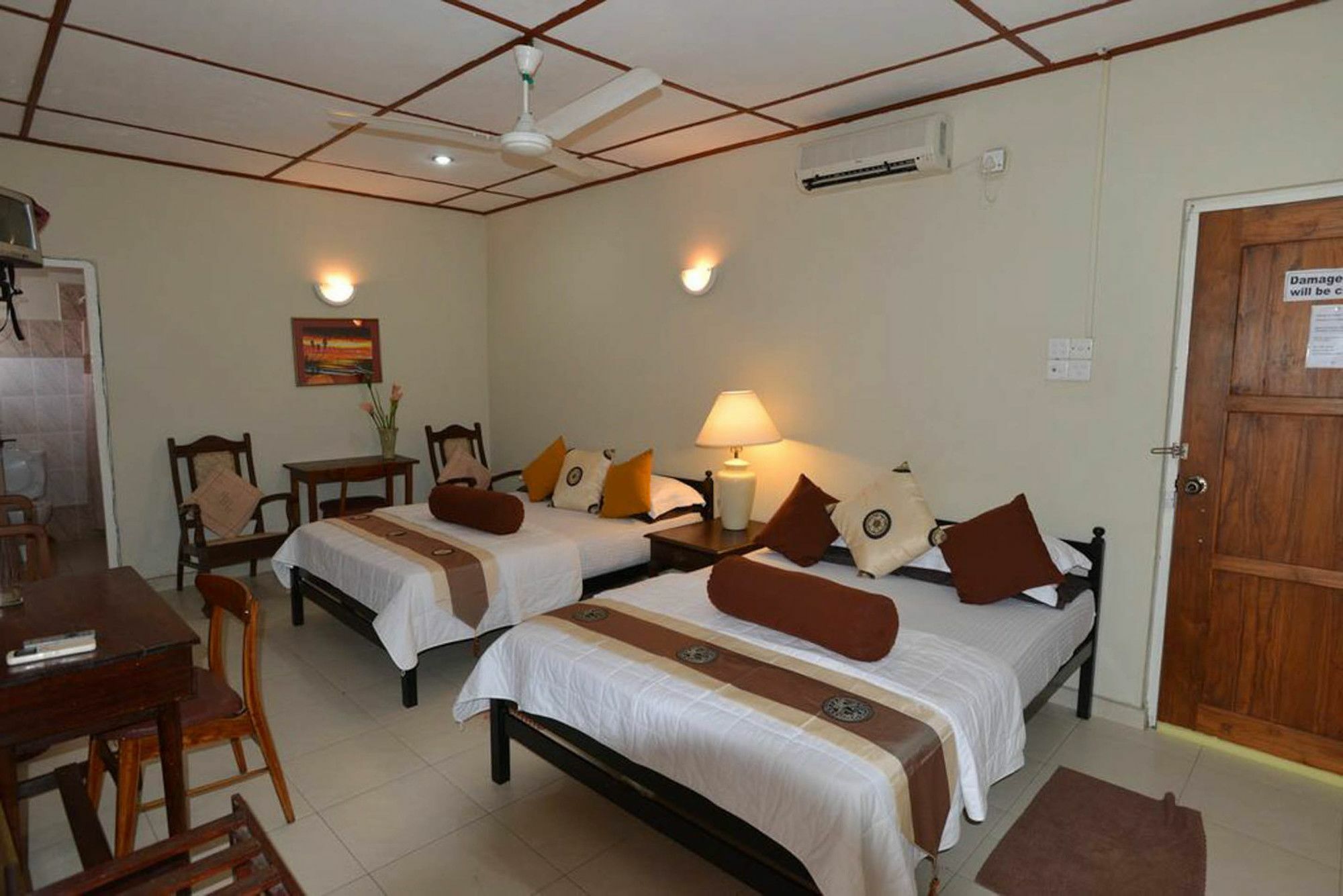 รันเวลี บีช รีสอร์ต Hotel Dehiwala-Mount Lavinia ภายนอก รูปภาพ